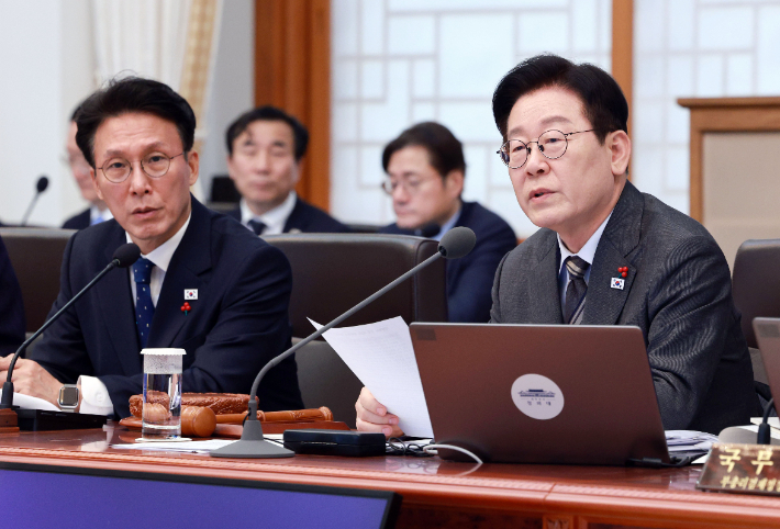 이재명 대통령이 20일 청와대에서 열린 국무회의에서 발언하고 있다. 연합뉴스