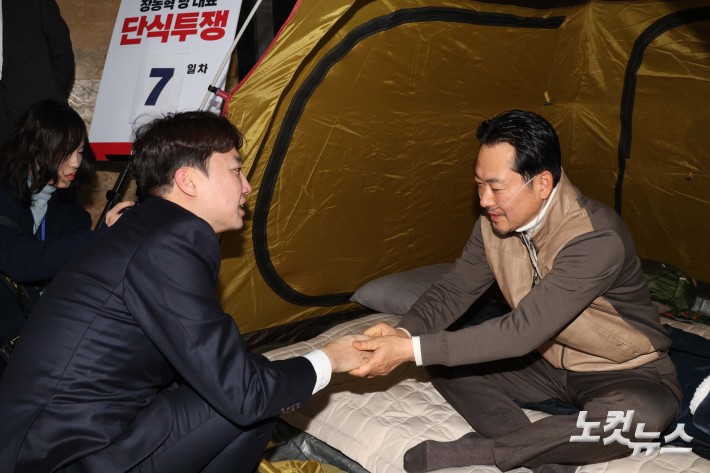 이준석, 장동혁 단식 농성장 방문