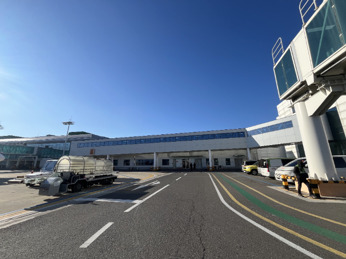 스윙브릿지 외부 전경. 대구공항 제공
