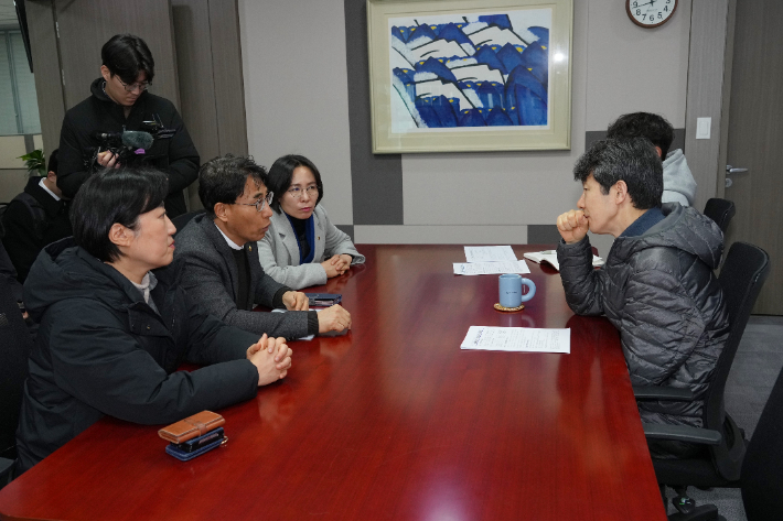 국회를 찾은 신수정 광주광역시의장과 이귀순 의원, 박필순 의원. 광주시의회 제공