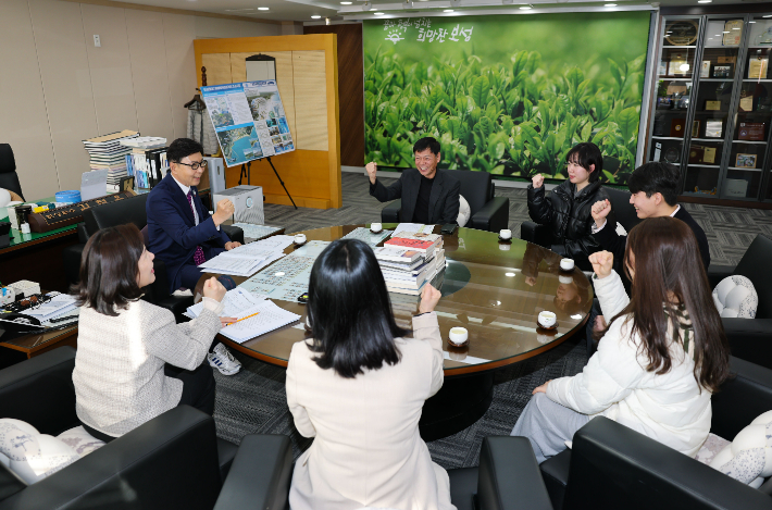 지난해 보성 수능생들과 차담 모습. 보성군 제공