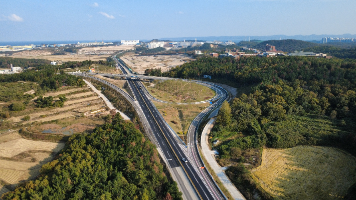 포항-영덕간 고속도로. 영덕군 제공