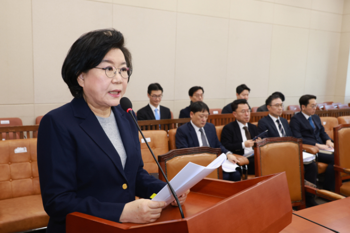 이혜훈 기획예산처 장관 후보자가 23일 국회 재정경제기획위원회에서 열린 인사청문회에서 모두발언을 하고 있다. 연합뉴스