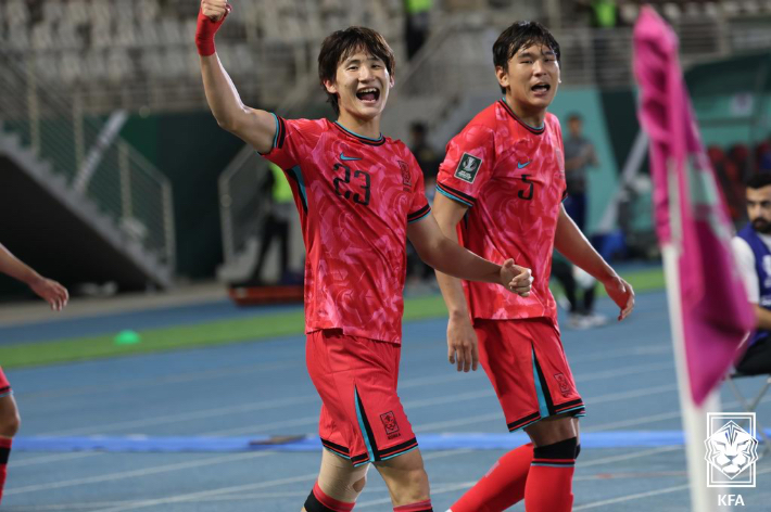 환호하는 신민하. 대한축구협회