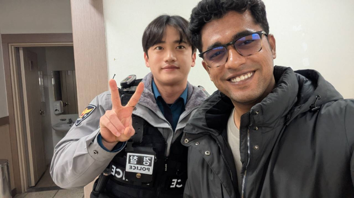 김재록 순경과 라만 씨. 전북경찰청 제공