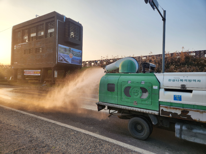 주남저수지 방역. 경남도청 제공 