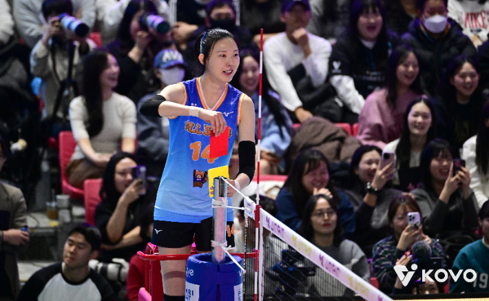 주심 대신 심판석에 앉은 양효진. 한국배구연맹