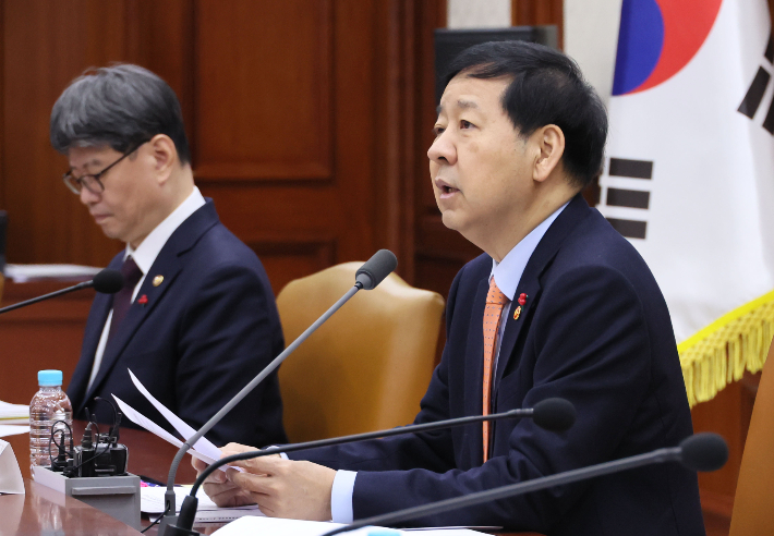 구윤철 부총리 겸 재정경제부 장관이 26일 서울 종로구 정부서울청사에서 열린 대외경제장관회의에서 발언하고 있다. 연합뉴스