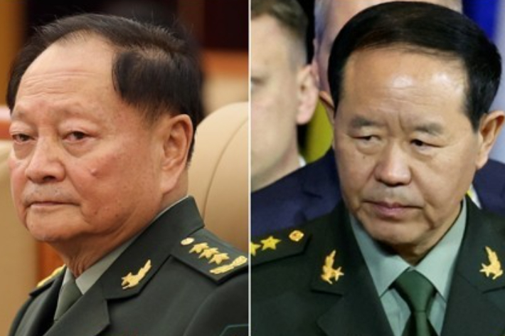 장유샤 중국공산당 중앙군사위원회 부주석(왼쪽)과 중앙군사위 위원인 류전리 연합참모부 참모장. 연합뉴스