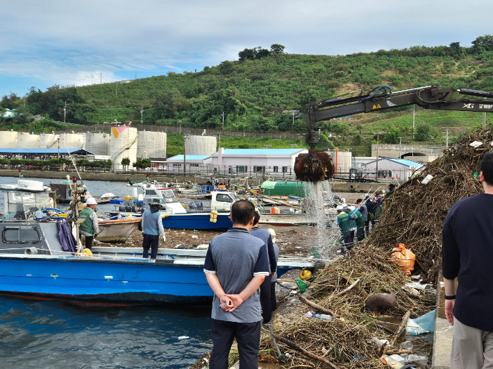 경남 해양쓰레기 5% 감축...'발생·수거·재활용' 체계 가동 - 뉴스 썸네일 이미지