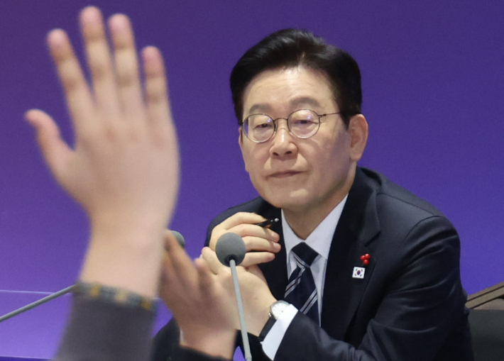 李대통령 부동산 전면전 시동거나…"다주택 중과 유예 없다"[박지환의 뉴스톡]