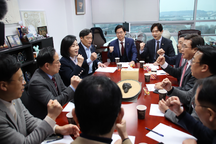 국민의힘 부산지역 의원들. 국민의힘 부산시당 제공