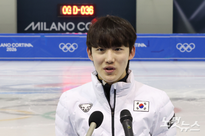남자쇼트트랙 한국국가대표 임종언이 진천 국가대표선수촌에서 2026 밀라노 코르티나 동계올림픽을 앞두고 신년 훈련을 한 후 인터뷰를 하고 있다. 류영주 기자