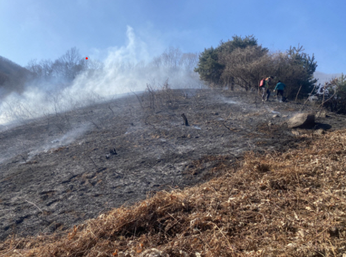 27일 오전 10시 20분쯤 전남 광양시 진상면의 한 야산에서 불이 나 1시간 20여 분만에 꺼졌다. 광양소방서 제공 