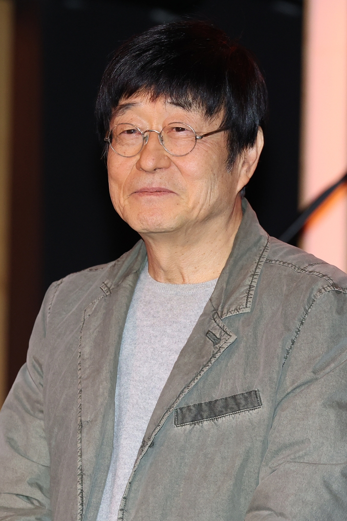 또 다른 신곡 '사랑해'는 처음부터 떼창곡을 염두에 두고 만든 곡이다. 연합뉴스