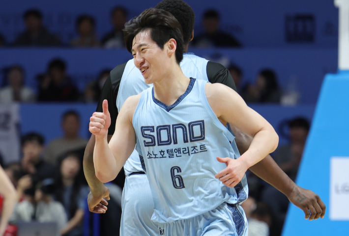 활짝 웃는 소노 이정현. 연합뉴스