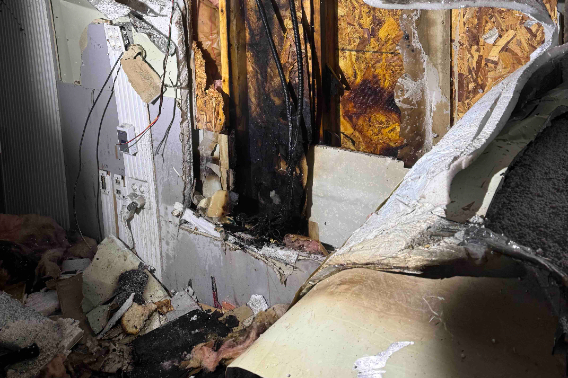 28일 오전 2시 34분쯤 강원 정선군 사북읍의 한 펜션에서 불이 났다. 강원소방 제공