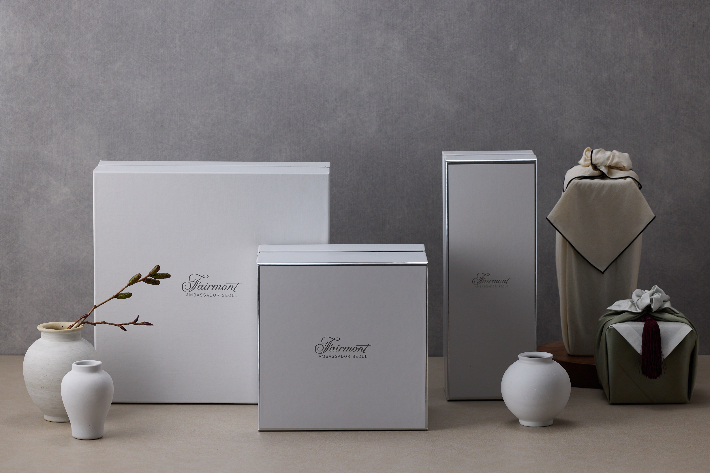 페어몬트 앰배서더 서울 상품권 등 설 선물 세트. 페어몬트 앰배서더 서울 제공