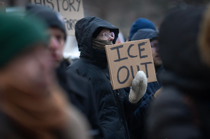 미국 이민당국 총격 사고 규탄하는 미국 시민들. 연합뉴스