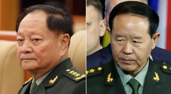 장유샤 중국공산당 중앙군사위원회 부주석(왼쪽)과 중앙군사위 위원인 류전리 연합참모부 참모장. 연합뉴스