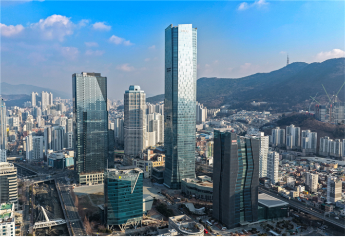 문현금융단지 전경.  부산시 제공