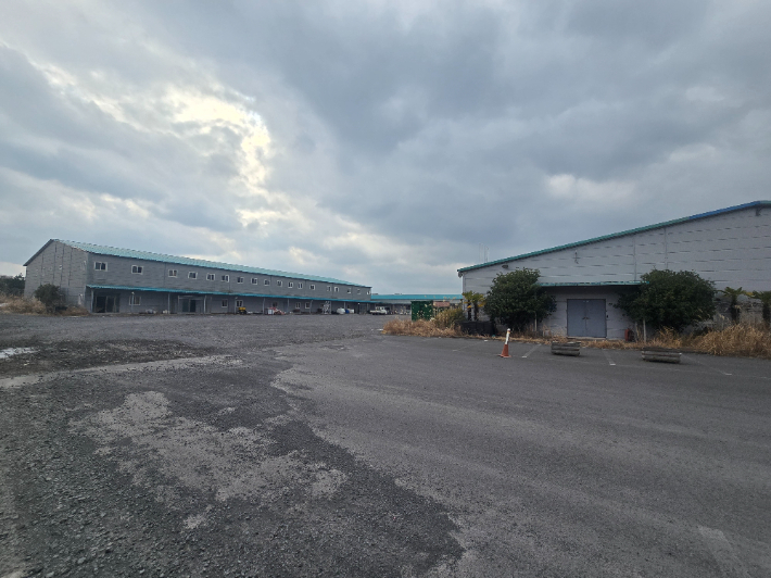 제주신화월드내 대형마트 부지. 박정섭 기자