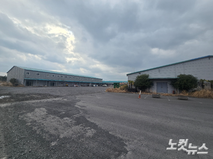 제주신화월드내 대형마트 부지. 박정섭 기자