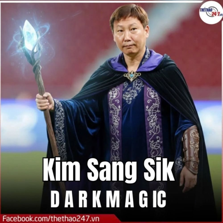 '흑마술' 김상식 감독 사진에 영화 해리포터의 마법사 복장을 입힌 합성 사진. 베트남 온라인 매체 Z뉴스 페이스북 캡처