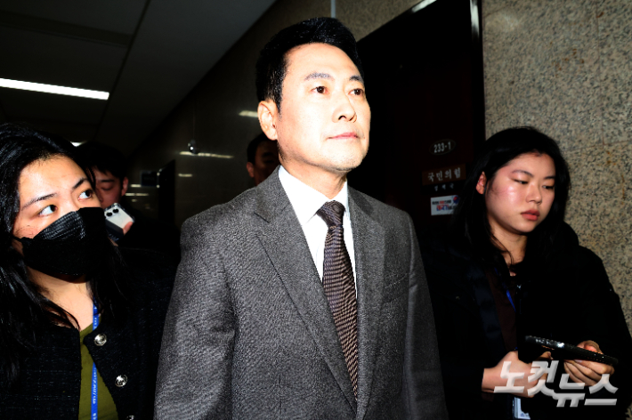 국민의힘 장동혁 대표가 29일 국회에서 열린 최고위원회의를 마치고 회의실을 나서고 있다. 장 대표는 최고위를 주재하고 한동훈 전 대표에 대한 제명을 의결했다. 황진환 기자