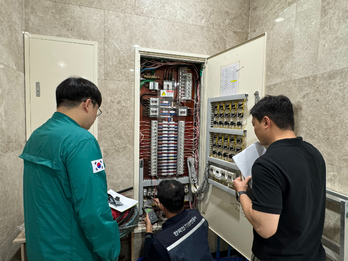 다중이용시설 안전점검. 전라남도 제공