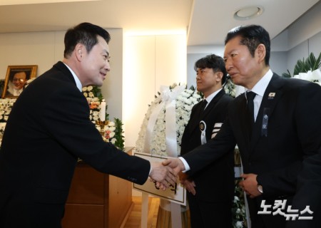 이해찬 빈소 조문한 장동혁 대표