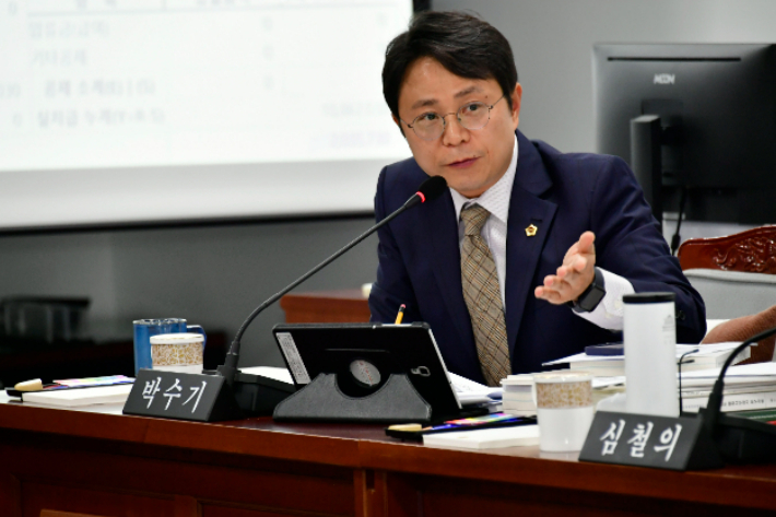 박수기 광주시의원, 상임위 활동 모습. 광주시의회 제공