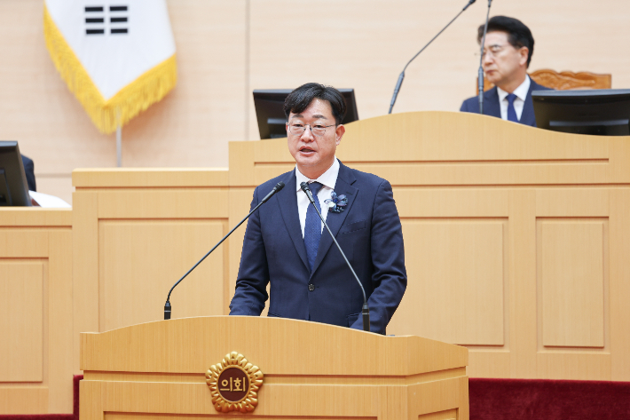 나광국 전남도의원(더불어민주당·무안 2)이 1월 30일 본회의 5분 자유 발언을 통해 "전남·광주 특별시의 주청사는 반드시 무안 전남도청이 돼야 한다"라고 주장했다. 전남도의회 제공 