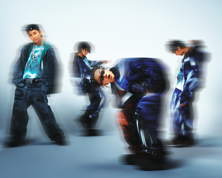 롱샷의 타이틀곡은 '문워킨'이다. 모어비전 제공