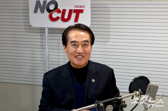  제주도자치경찰위원회 박영부 위원장. 제주CBS