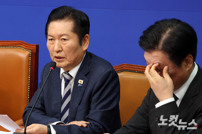 2일 서울 여의도 국회에서 열린 열린 더불어민주당 제5차 중앙위원회의에서 정청래 대표가 발언을 하고 있다. 윤창원 기자