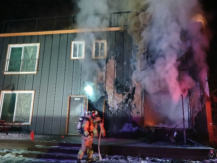 불이 난 현장. 괴산소방서 제공