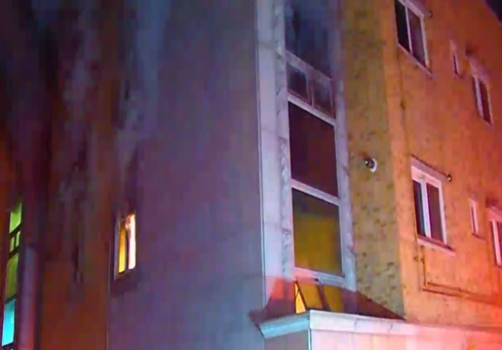 화재가 발생한 군산의 한 다세대주택. 전북소방본부 제공