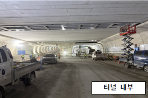 '만덕~센텀 도시고속화도로' 공사 당시 내부 모습. 부산시 제공