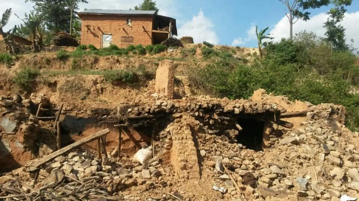 네팔 대지진 당시 현장 사진. (사)좋은친구들 제공