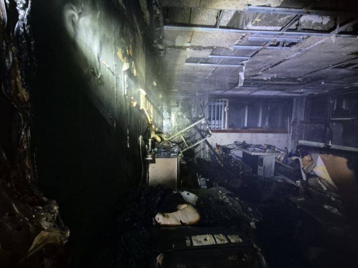 불에 탄 사무실. 전북소방본부 제공