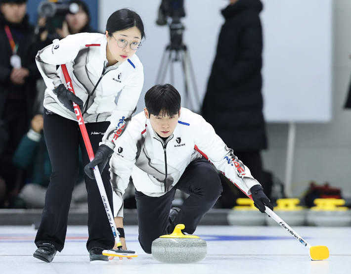 김선영-정영석 조. 연합뉴스