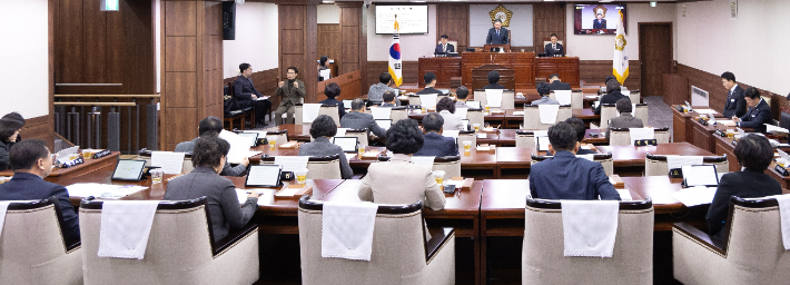 지난 3일 열린 제292회 임시회 제1차 본회의. 순천시의회 제공 