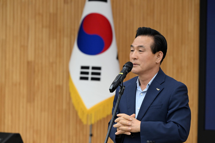 백성현 논산시장. 백 시장 페이스북 캡처