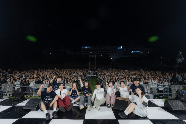 제25회 전북PD상 라디오 부문 특별상을 수상한 전북CBS '한밤의 프레이즈'의 전주대 공연 장면. 전북PD협회 제공