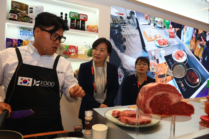 중동·아프리카 지역 최대 국제식품박람회인 '걸푸드'에 참석한 송미령 농림축산식품부 장관. 농림축산식품부 제공