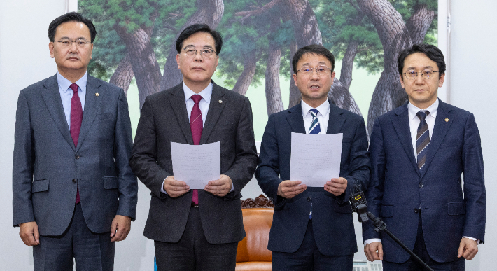 대미투자법 '특위 구성' 합의…국힘은 비준 고집 않기로