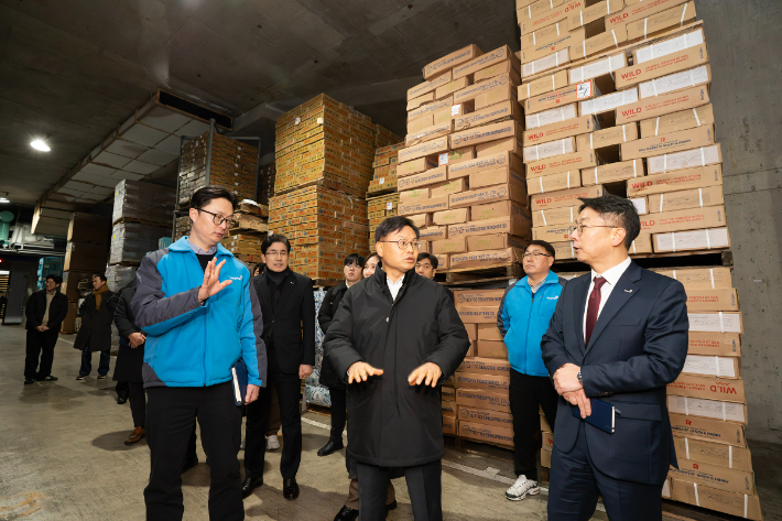 김성범 해양수산부 장관 직무대행은 4일 동원개발 부산공장을 방문해 현장을 점검했다. 해양수산부 제공