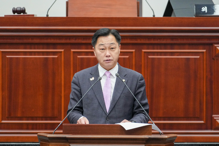 김항규 의원이 5분자유발언을 하고 있다. 경주시의회 제공