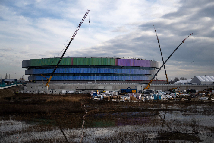 공사 진행 중인 이탈리아 밀라노 산타줄리아 아이스하키 경기장. 연합뉴스
